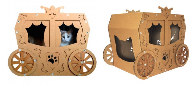 馬車のダンボール猫ハウス