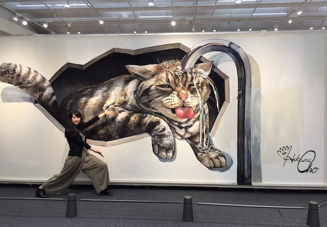 チョーヒーカルさんの猫作品「巨大なごむ」