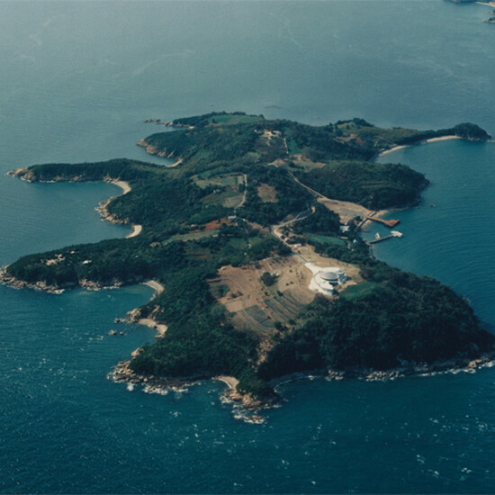 岡山県にある「黄島」の航空写真