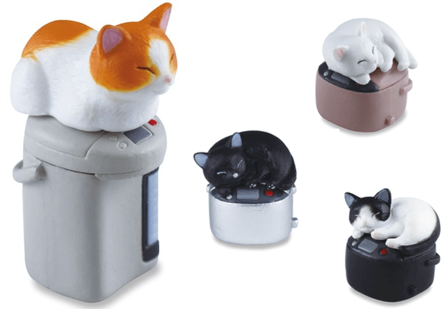 炊飯器や給湯ポットで暖をとる猫フィギュア「吾輩の定位置」