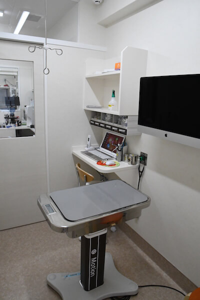 「動物病院京都 ねこの病院」の治療室