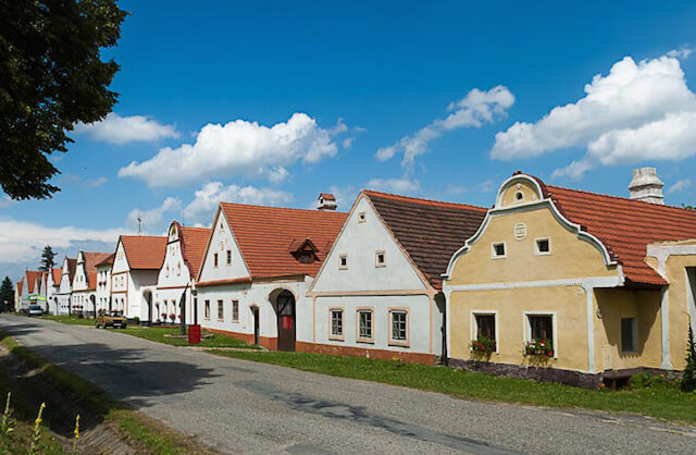 チェコの世界遺産、ボヘミア地方の歴史的な景観が残る「ホラショヴィツェ」