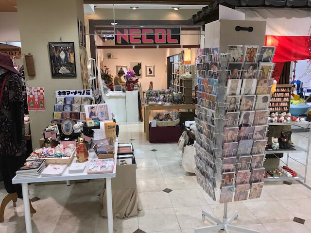 作家による猫作品や猫グッズなどを取り揃えたお店、「NECOL鎌倉」
