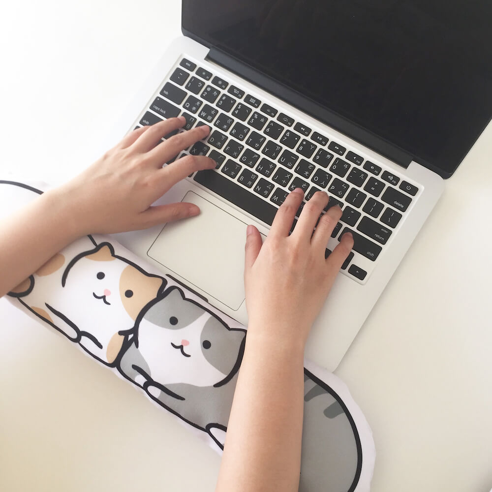 ​猫のキーボード枕
