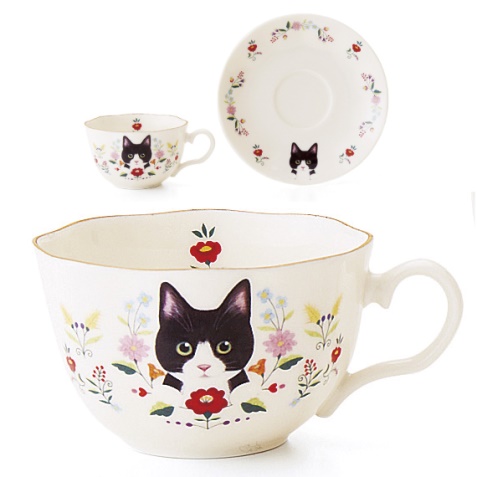 お花と猫のカップ＆ソーサーの会、白黒ハチワレ猫のデザイン