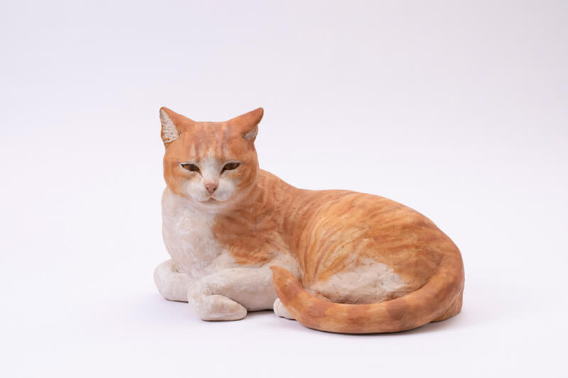 茶白猫の彫刻作品 佐々木玲奈「この街で生きる」