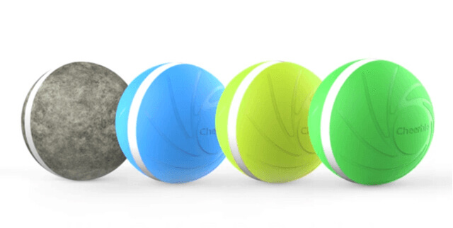 ペット用の玩具Wicked Ball(ウィキッドボール)の全4色カラー