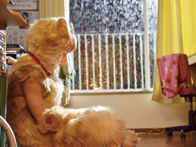 Blu-rayとDVD発売記念！映画「トラさん」の猫スーツがタワーレコードで  