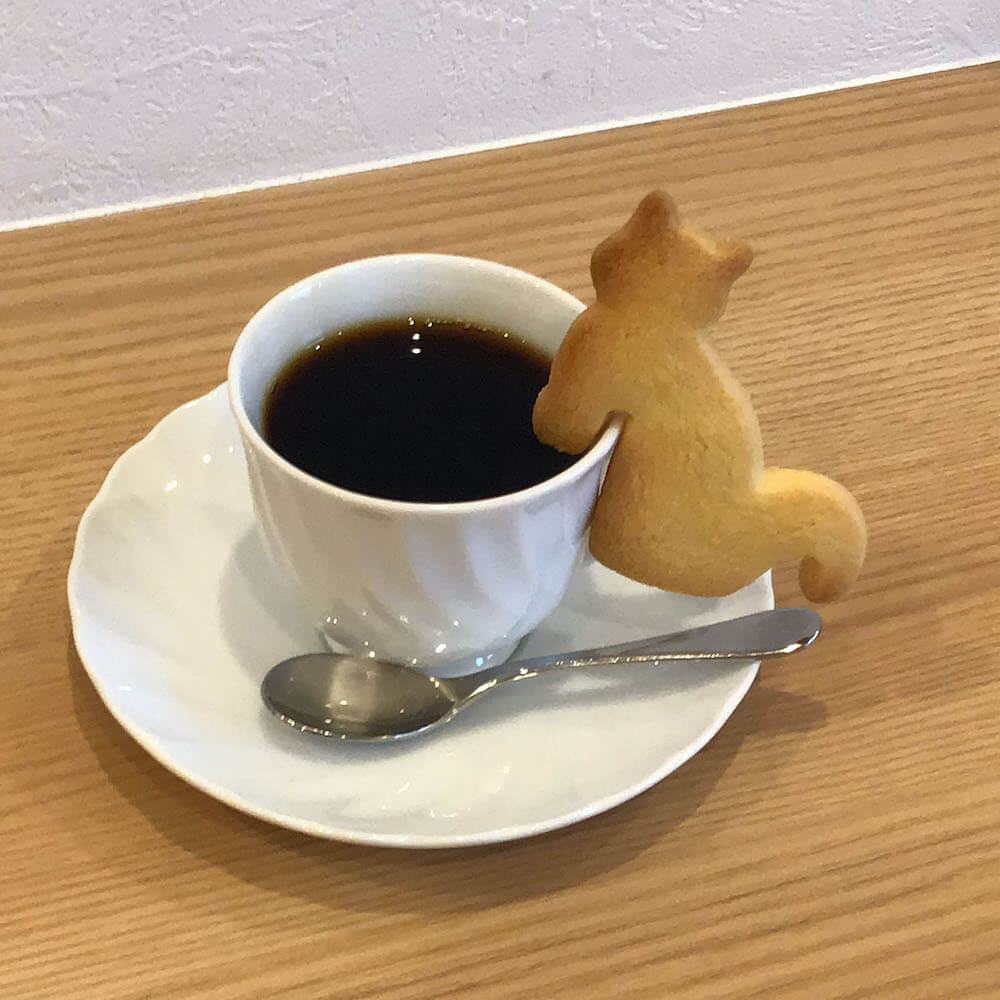 Eagle Cafe(カフェ)の珈琲と猫クッキー