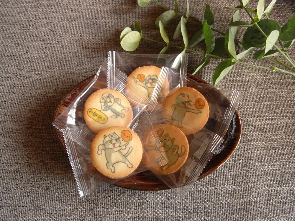 お土産の準備ヨシ！SNSで大人気の「仕事猫」がかわいい安全運転 