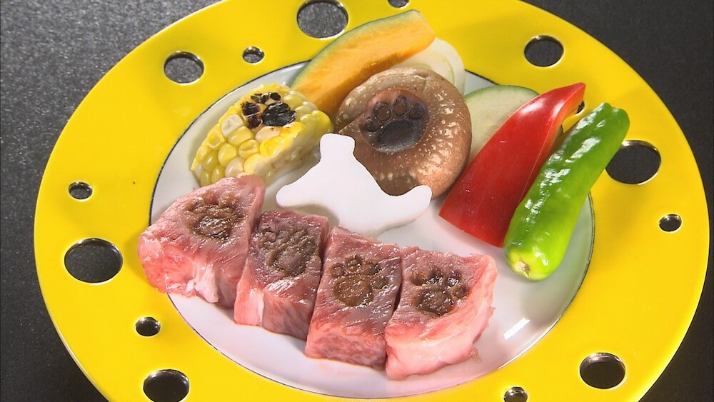 松伯亭 あづま荘の名物メニュー「肉球ステーキ」