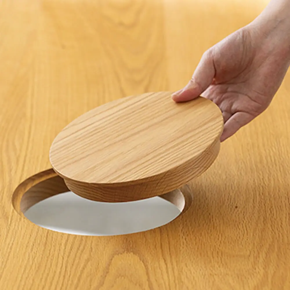 猫が穴からひょっこり顔を出す♪ ディノスから猫との暮らしが楽しく