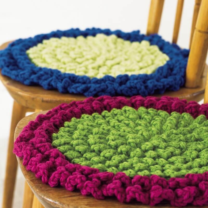 かぎ針編みで作ったパプコーン編みのおざぶ