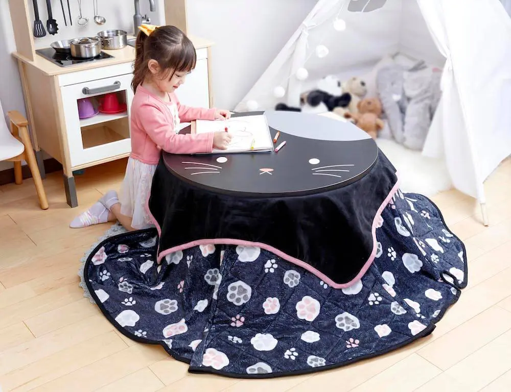 猫型のこたつで心も癒やされる♪ ネコ好き向けの暖房器具「ネコったつ