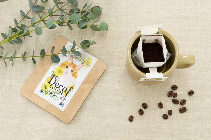 茶白猫パッケージのカフェインレスコーヒー「フラワリーブレンド」 by Bleu Bleuet × 猫珈