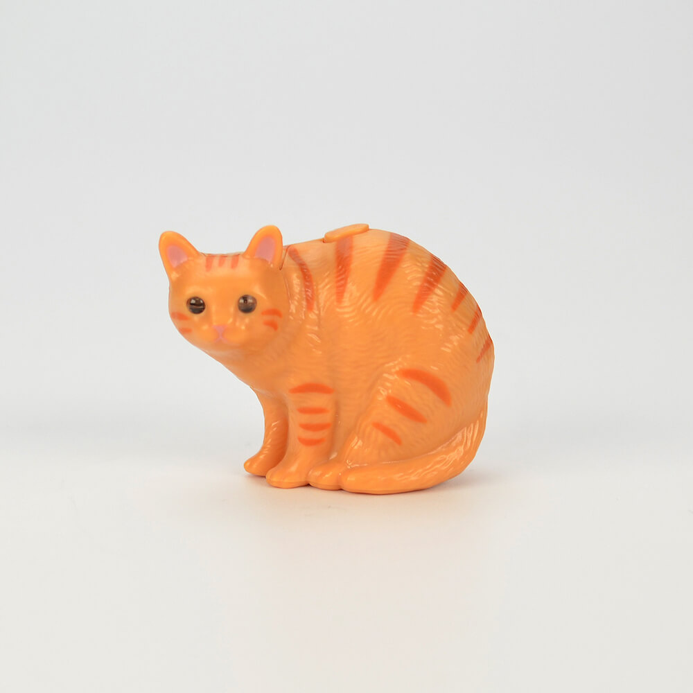 カプセルトイフィギュア「暗闇の猫達」茶トラ猫の製品イメージ