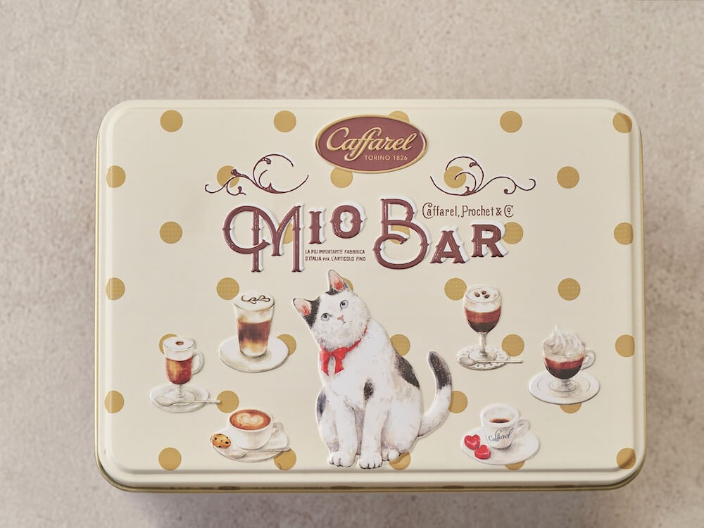 猫のイラストがデザインされたチョコレート缶「カファレル キャット・ドット」の商品パッケージ