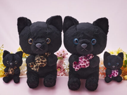 ホテル日航大阪の黒猫マスコットに大サイズ版が登場！売上の一部は寄付される仕組みも開始