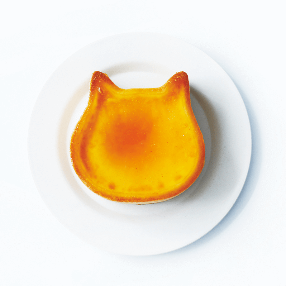 猫型チーズケーキ「ねこねこチーズケーキ」の商品イメージ