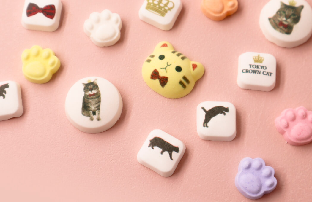 猫型のラムネや猫がデザインされたラムネ菓子 by TOKYO CROWN CAT