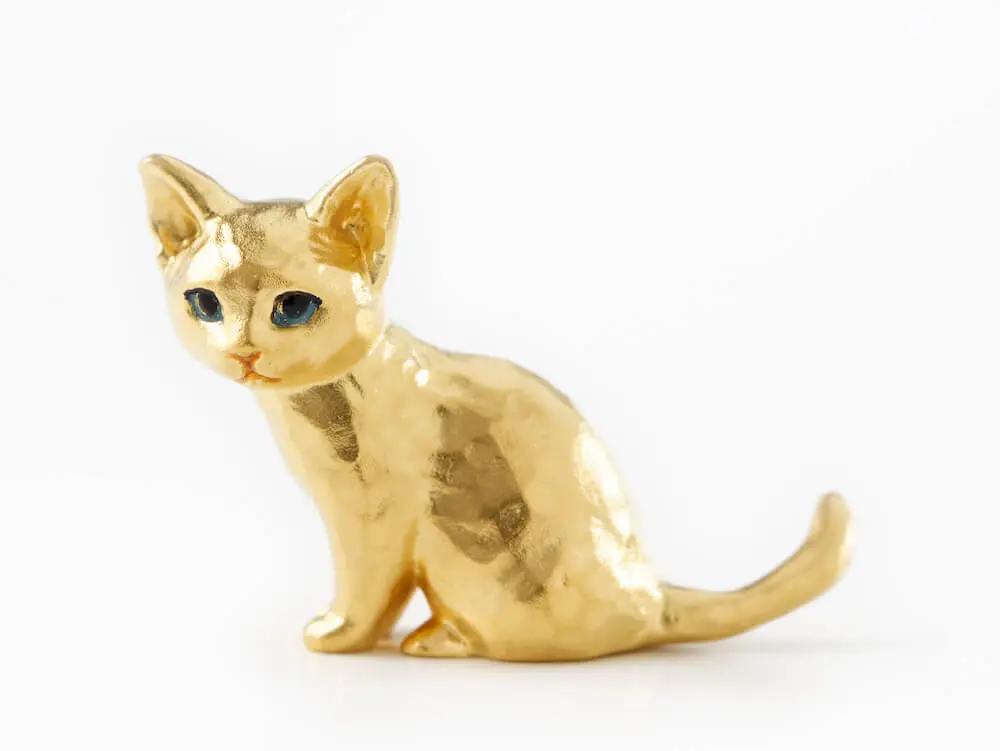 子猫の純金オブジェ、価格は75万円！木彫り彫刻家・はしもとみお