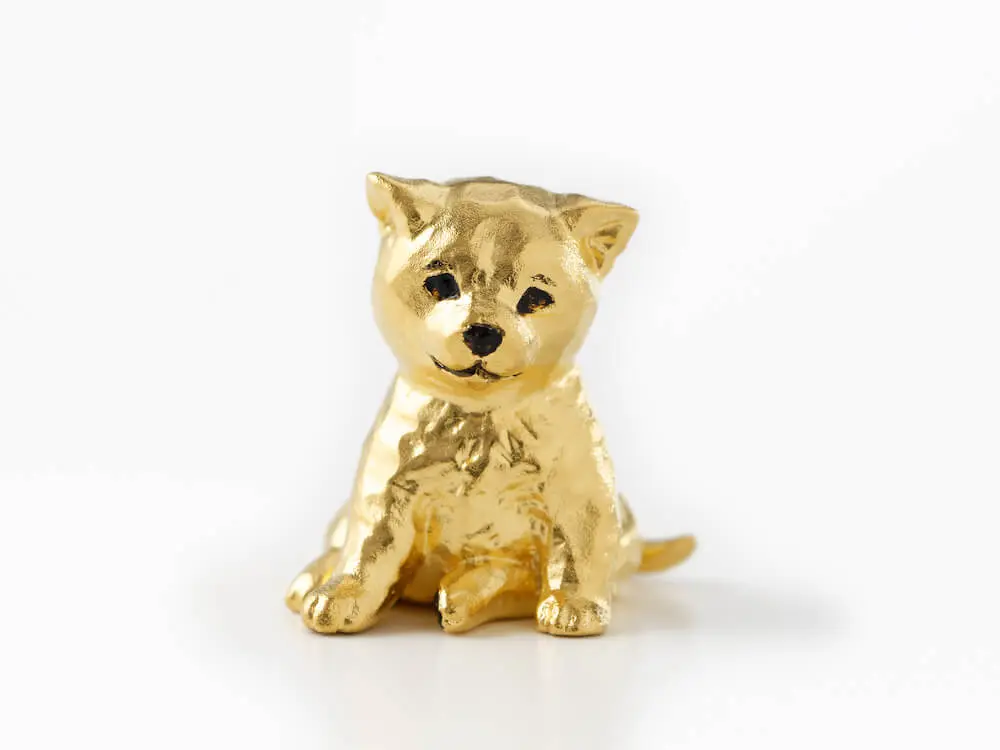 子猫の純金オブジェ、価格は75万円！木彫り彫刻家・はしもとみお