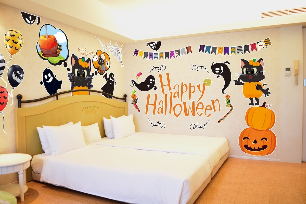オリエンタルホテル東京ベイのハロウィン限定宿泊プラン「ブラックオリ猫ナイトメア」客室イメージ