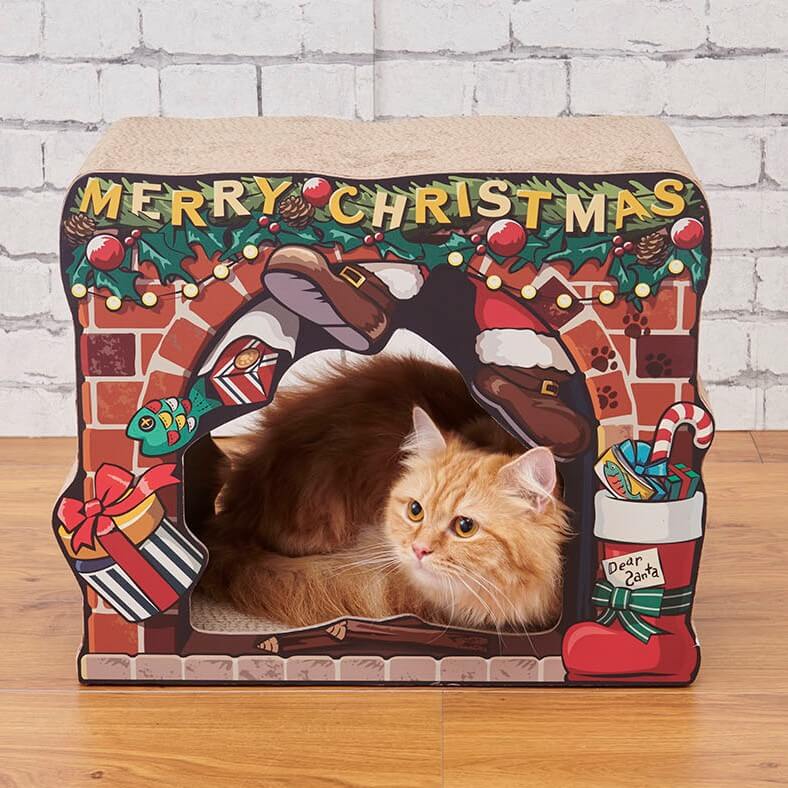 クリスマスハウスをイメージした猫用爪とぎ 使用イメージ（表面） by 036PETS オーサムペッツ・オーサムストア