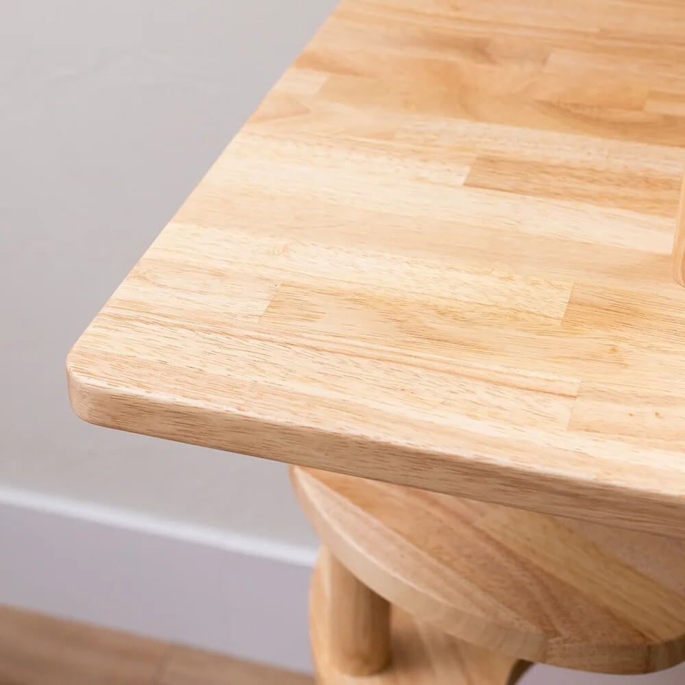 猫がぶつかっても危なくないようにテーブルの角を丸く仕上げた「天然木 ネコタワー デスク」