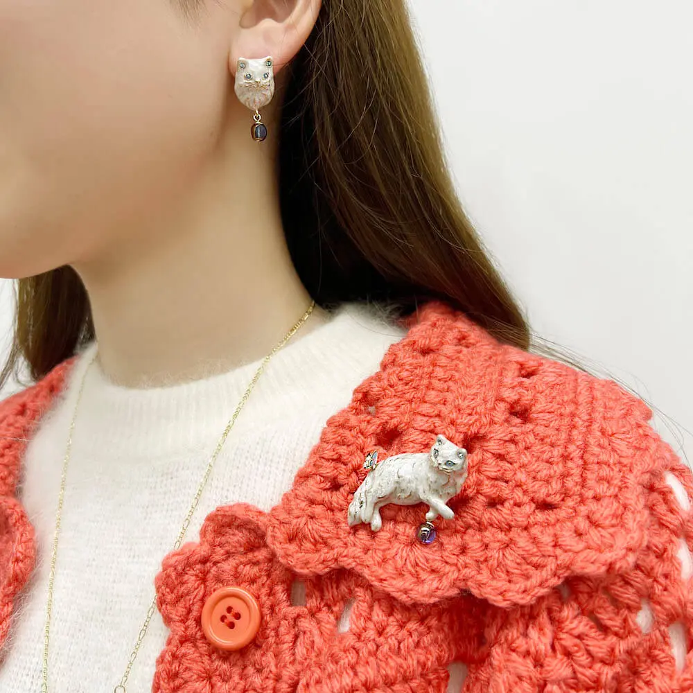 Anna Sui（アナスイ）から新作の猫アクセサリーが登場！黒猫と